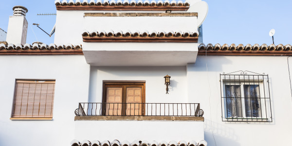 Pintar Fachadas de Casas Unifamiliares / Chalets en Lleida · Pinturas Especiales Anticorrosivas y de Alta Resistencia