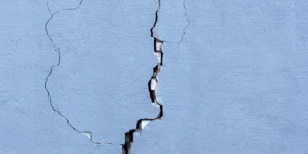 Pintar Fachadas de Casas Unifamiliares / Chalets en Lleida · Reparación, Sellado de Grietas y Desperfectos