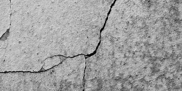 Trabajos Verticales en Fachadas de Edificios / Viviendas Lleida · Reparación, Sellado de Grietas y Desperfectos