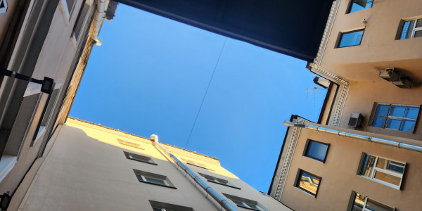 Trabajos Verticales en Fachadas de Edificios / Viviendas Lleida · Pintado de Fachadas y Patios Interiores de Luces